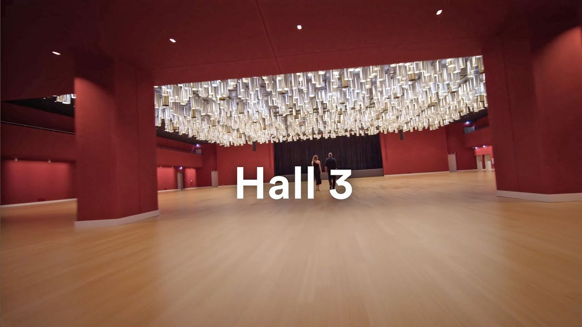 Spectacular lighting arrangement in Hall 3