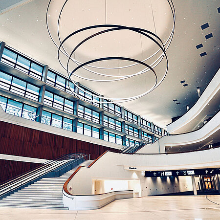 CCH - Congress Center Hamburg entrance hall, © Hamburg Messe und Congress / Jürgen Nerger