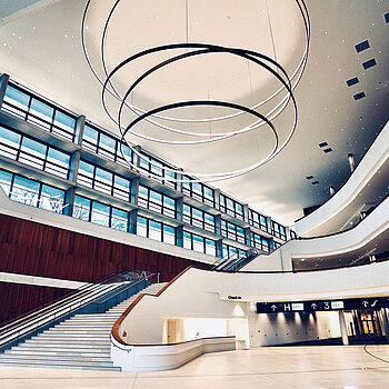CCH - Congress Center Hamburg entrance hall, © Hamburg Messe und Congress / Jürgen Nerger