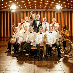 Max Raabe & Palast Orchester | © Gregor Hohenberg Max Raabe & Palast Orchester | © Gregor Hohenberg