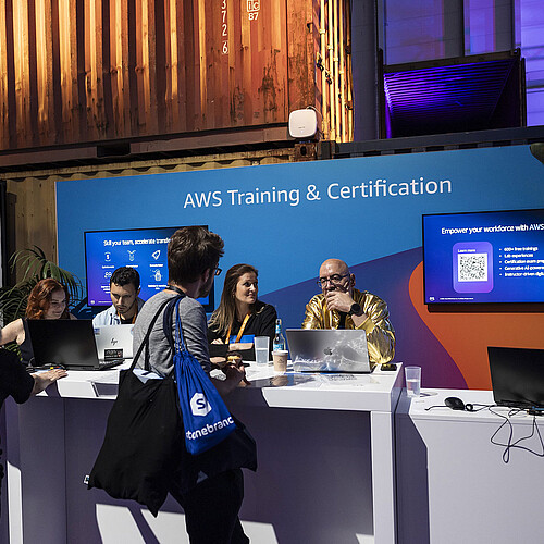 AWS Summit 2025 - Expo AWS Summit 2025 - Expo