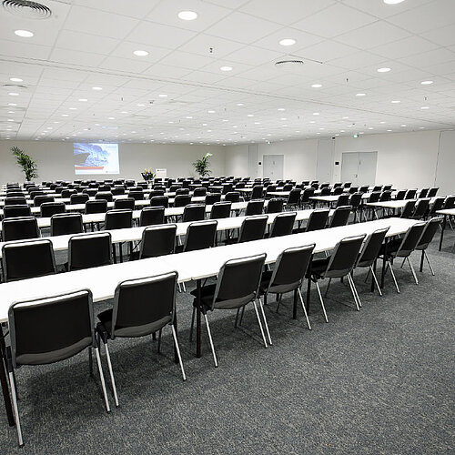 Conference B - Room Kopenhagen