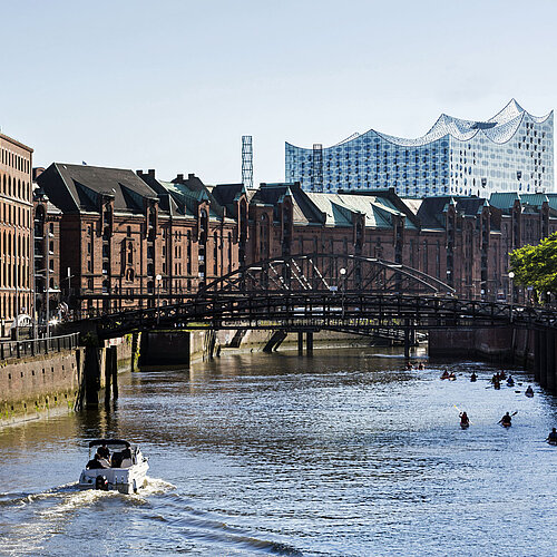 Speicherstadt and Elbphilharmonie, www.mediaserver.hamburg.de / Jörg Modrow